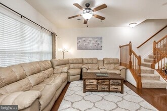 14213 St Germain Dr in Centreville, VA - Building Photo - Building Photo