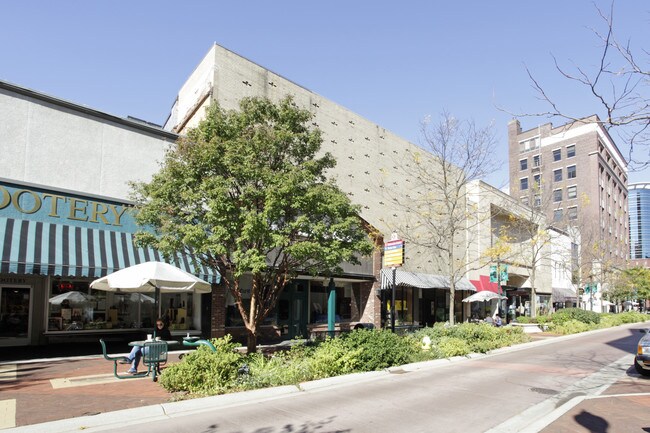 150-154 S Kalamazoo Mall