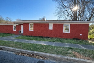 8122 Rugby Ave, Unit B in Birmingham, AL - Building Photo