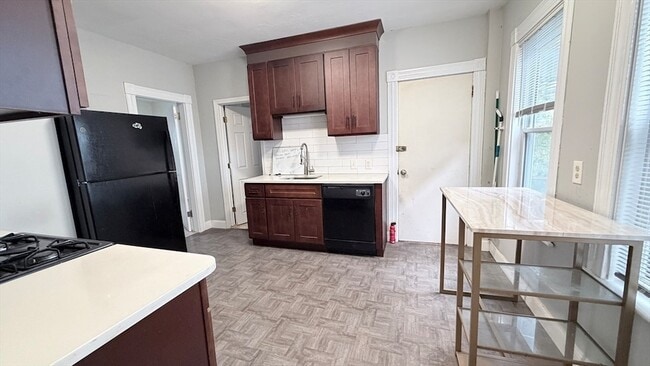 76 Antwerp St, Unit 1 in Boston, MA - Building Photo - Building Photo