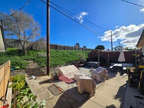 3940 Silver Leaf Dr, Unit House in Santa Maria, CA - Foto de edificio - Building Photo