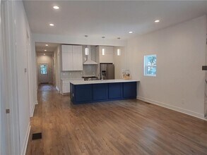 3279 Elm St in College Park, GA - Building Photo - Building Photo