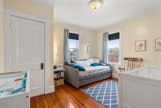 438 Washington St, Unit 1 in Boston, MA - Building Photo - Building Photo