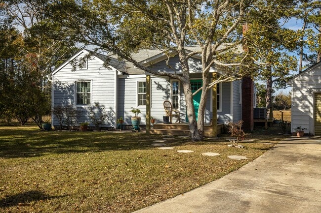 property at 114 Chestnut Dr