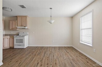 15 Stubbs St in Edinburg, TX - Building Photo - Building Photo