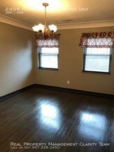 2458 Kenwood Blvd in Toledo, OH - Foto de edificio - Building Photo