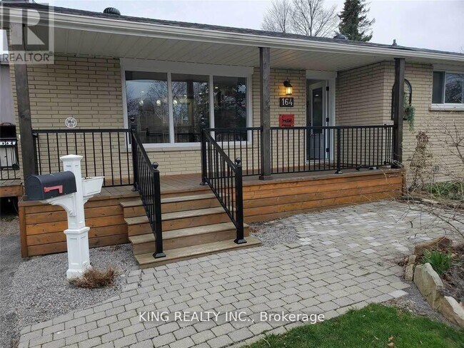 164 Clements Rd E in Ajax, ON - Building Photo - Building Photo
