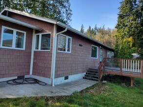 993 Fairmount Rd in Port Townsend, WA - Building Photo - Building Photo