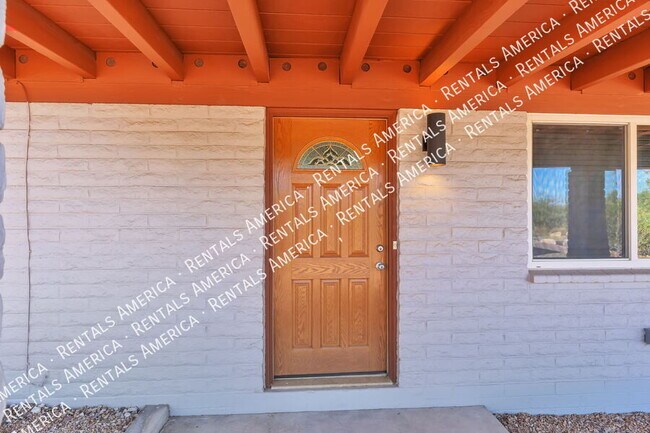 330 E Mountain Vista Dr in Tucson, AZ - Building Photo - Building Photo