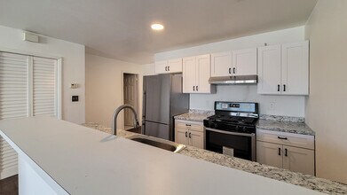 348 Paterson Plank Rd in Jersey City, NJ - Building Photo - Building Photo