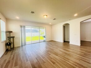 1225 Bristol Oaks Way in Orlando, FL - Building Photo - Building Photo