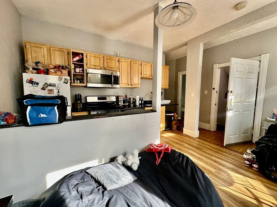 93A Hillside St, Unit 3 in Boston, MA - Building Photo