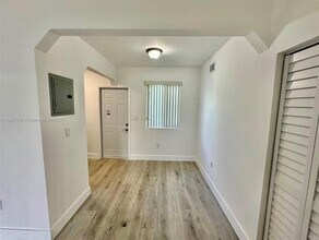 1894 NW 53rd St in Miami, FL - Building Photo - Building Photo