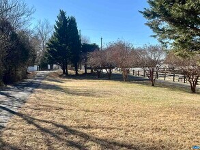 4678 Garth Rd in Crozet, VA - Building Photo - Building Photo