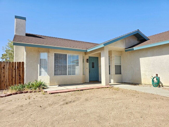 425 Petris Ave in Ridgecrest, CA - Building Photo - Building Photo