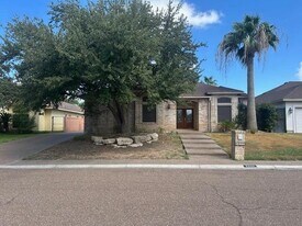 3333 Hagen Lp in Laredo, TX - Building Photo