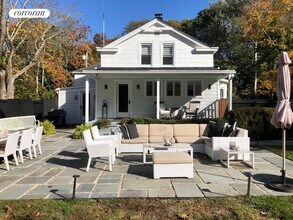 70 S Ferry Rd in Shelter Island, NY - Building Photo - Building Photo