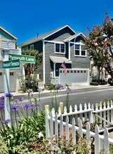 1566 Plymouth Ln in San Pedro, CA - Foto de edificio - Building Photo