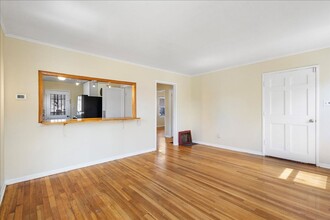 1544 Bay St in Alameda, CA - Foto de edificio - Building Photo