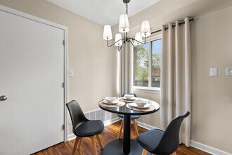 18451 Sharon Ln in Roseville, MI - Foto de edificio - Building Photo