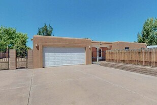 501 Calle De in Santa Ana Pueblo, NM - Building Photo