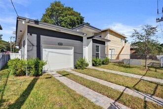 1559 NW 62nd Terrace in Miami, FL - Building Photo - Building Photo