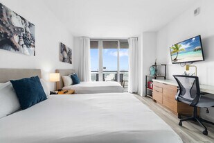 2602 E Hallandale Beach Blvd, Unit SI ID1227512P in Hallandale Beach, FL - Building Photo