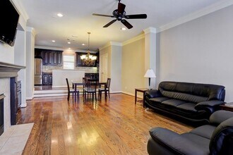 923 Birdsall St in Houston, TX - Building Photo - Building Photo