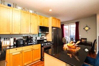 838 N Racine Ave in Chicago, IL - Building Photo - Building Photo