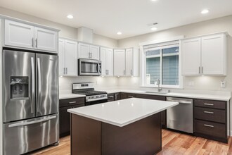 1136 Falcon Ct in Everson, WA - Building Photo - Building Photo