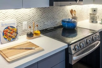 Sync on Canoga in Canoga Park, CA - Building Photo - Building Photo