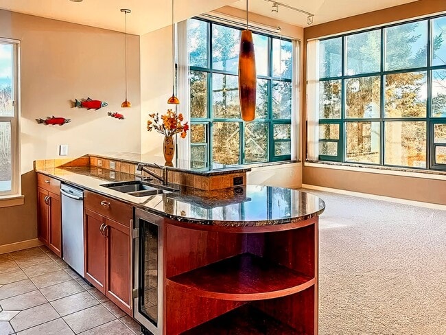 16275 NE 85th St in Redmond, WA - Building Photo - Building Photo