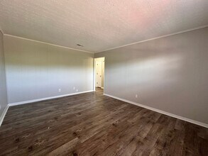 411 Sharp Ln NE in Knoxville, TN - Building Photo - Building Photo