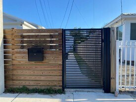 564 NW 51st St in Miami, FL - Building Photo