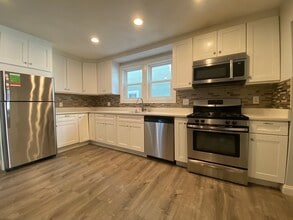 46 Brookley Rd, Unit 1 in Boston, MA - Building Photo - Building Photo