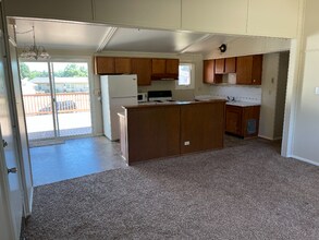245 Country Club Dr in Lake Park, IA - Building Photo - Building Photo
