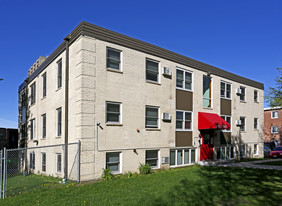 690 Como Ave Apartments