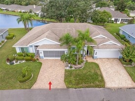 713 Manchester Woods Dr in Sun City Center, FL - Building Photo