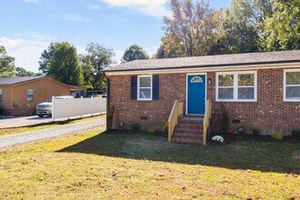 512 E Branch St in Spring Hope, NC - Building Photo - Building Photo