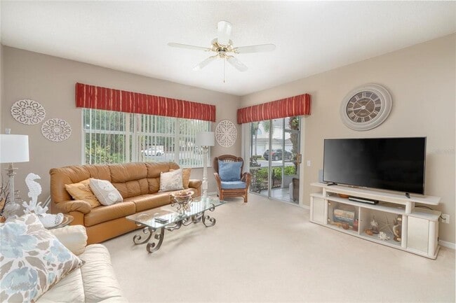 5999 Lake Pointe Dr in Orlando, FL - Building Photo - Building Photo