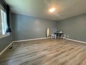 6 Southlea Dr in Hamilton, ON - Building Photo - Building Photo