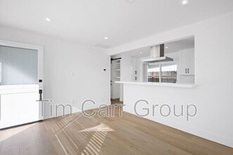 243 E 20th St in Costa Mesa, CA - Building Photo - Building Photo