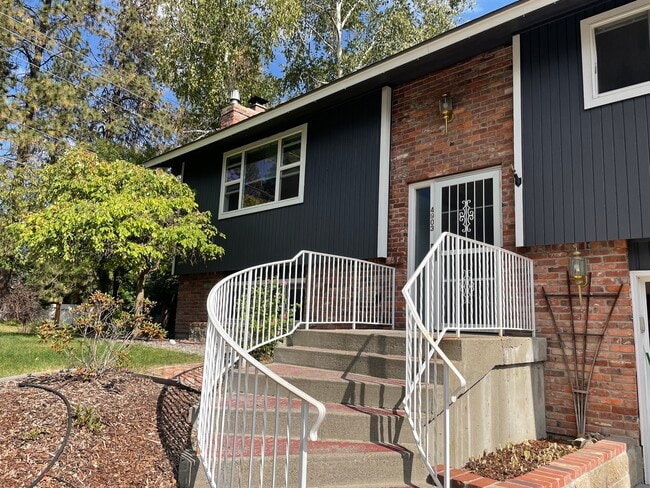 property at 4903 S Madelia St