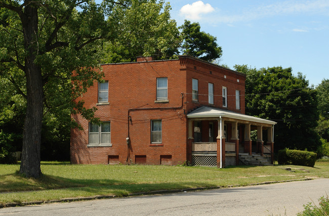 313 Cohasset Dr in Youngstown, OH - Building Photo - Building Photo