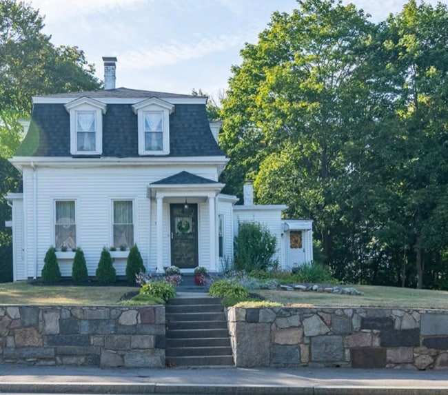 property at 1104 Pleasant St