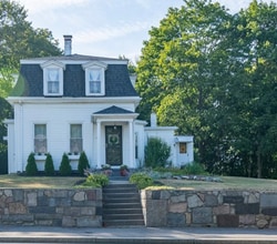 1104 Pleasant St in Weymouth, MA - Building Photo - Building Photo