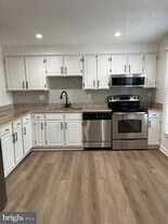 7511 Weatherby Dr in Derwood, MD - Building Photo