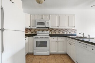 2660 North Ave in Bridgeport, CT - Building Photo - Building Photo