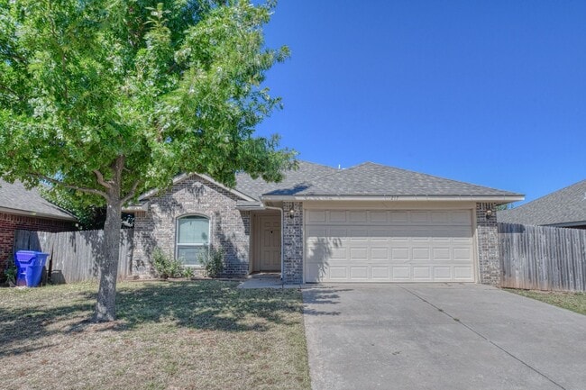 217 Tecumseh Meadows Dr in Norman, OK - Building Photo - Building Photo