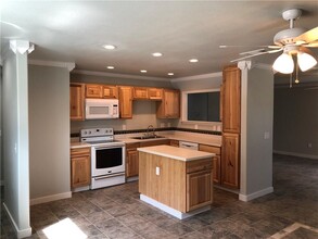 1304 Marshall St in Taylor, TX - Building Photo - Building Photo